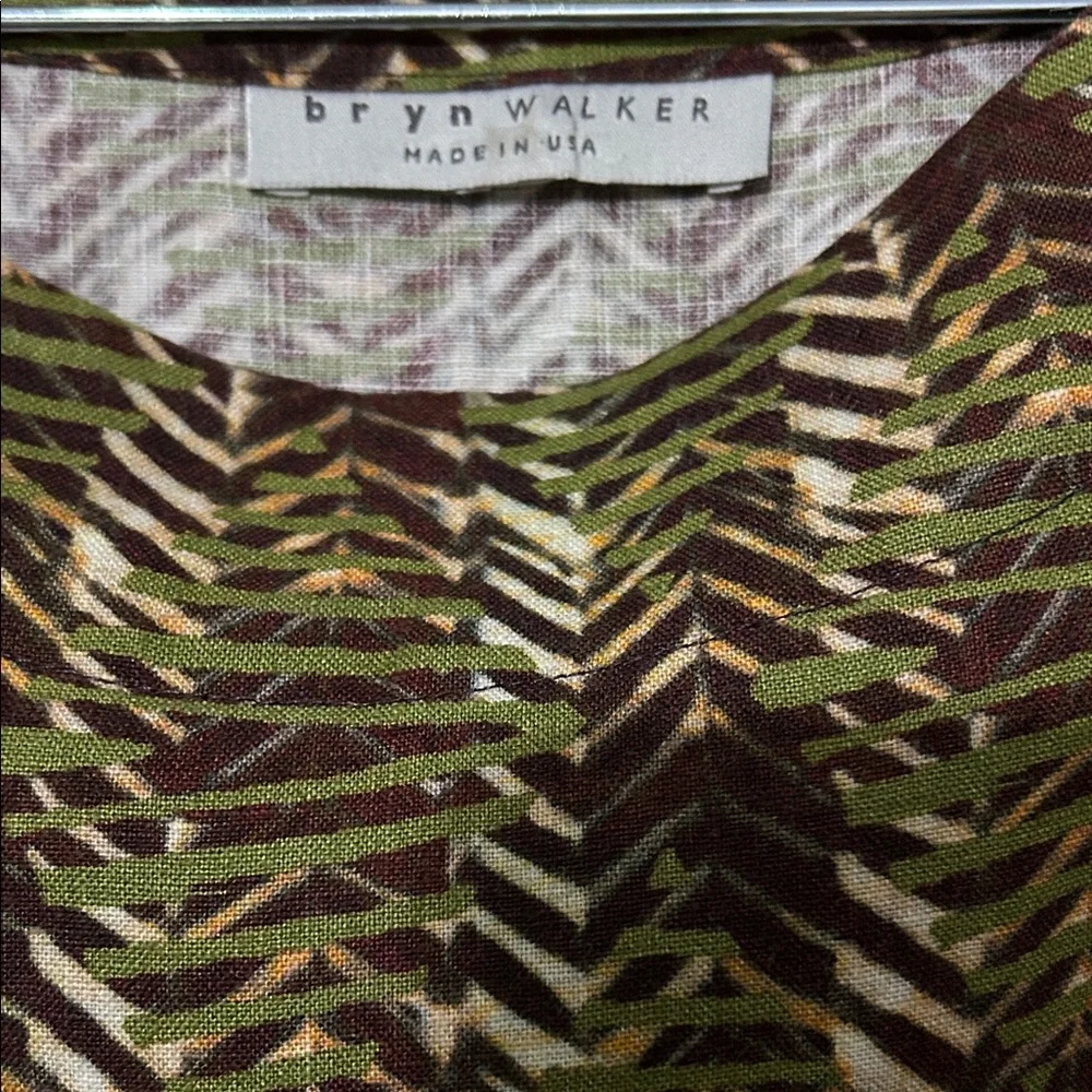 Bryn Walker Leaf Pattern Linen Top in Green and Brown - Picture 2 of 3